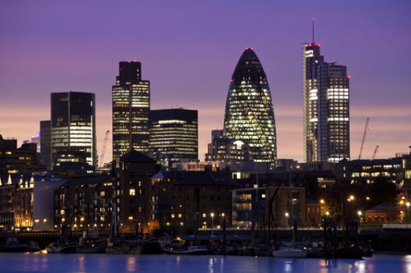 Londoner Finanzviertel bei Nacht London bei Nacht