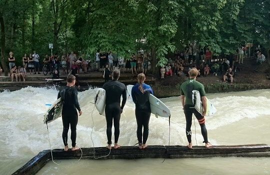 Surfen Munchen Ab In Den Urlaub De